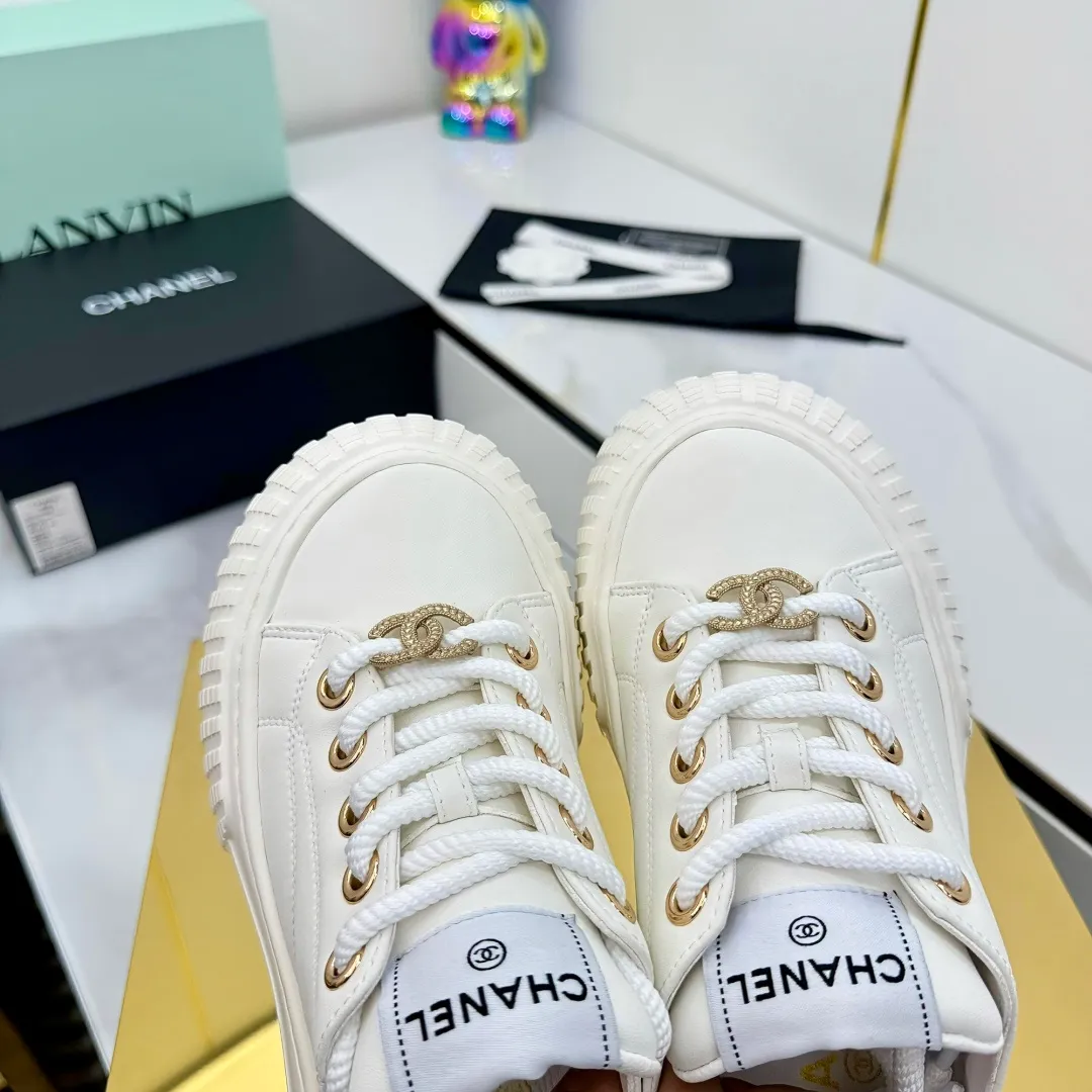 👟👟Ex-factory price 620👟👟 Chanel bread shoes ~ original calfskin panda shoes Chanel 25C latest hot style panda black and white sports shoes casual sneakers Xiaoxiang hot item classic black and white panda color coco girls must pay Fabric: original custom mixed sheepskin lining: original imported breathable mesh lining outsole: Original molded rubber + TPU combination Size: Women's 35-41 👉 👉 👉
